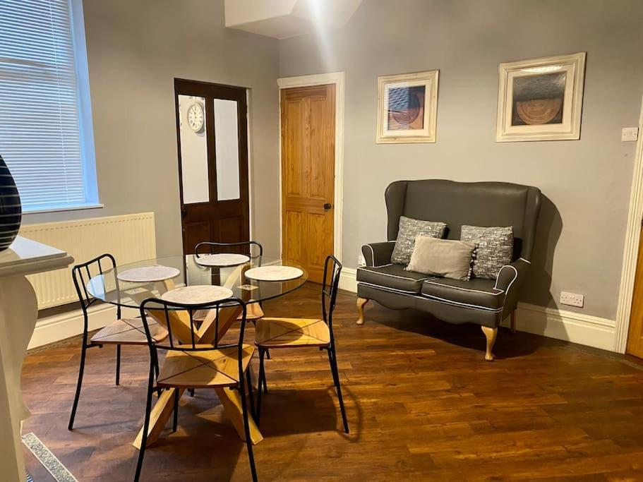 Spacious, Cosy 3 Bedroom House In Preston. Preston  Luaran gambar