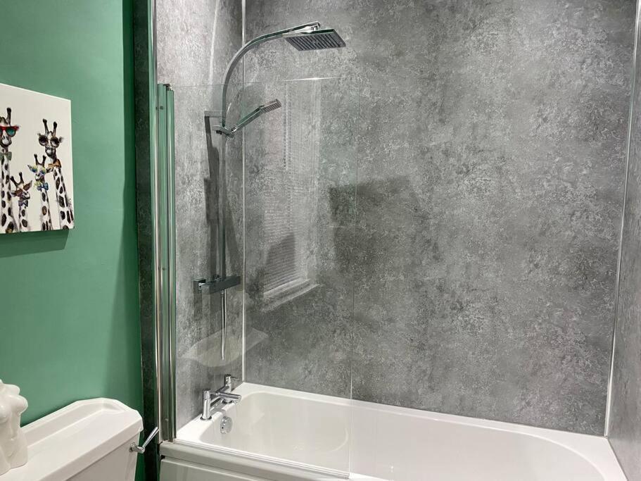 Spacious, Cosy 3 Bedroom House In Preston. Preston  Luaran gambar