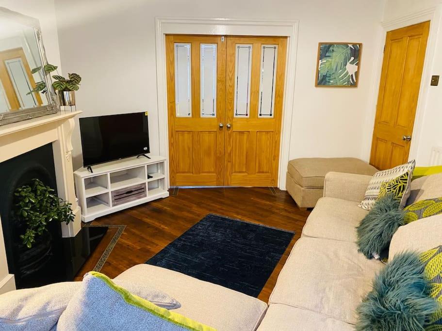 Spacious, Cosy 3 Bedroom House In Preston. Preston  Luaran gambar